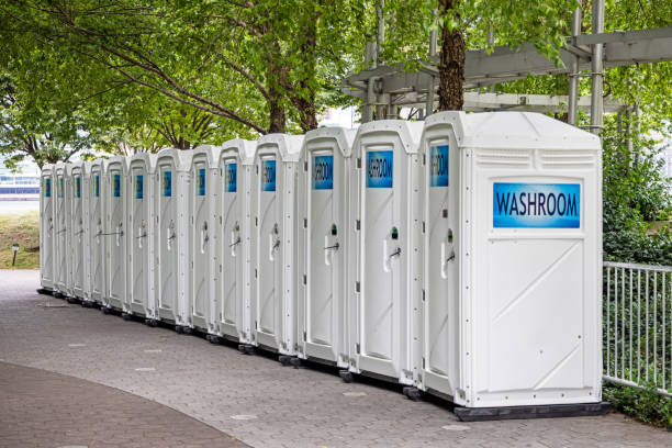 Best Portable bathroom rental  in St Francis, WI