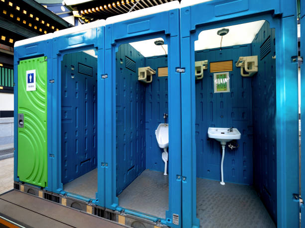 Porta potty delivery and setup in St Francis, WI